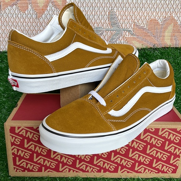 Vans Shoes - Vans WMNS Old Skool
Color Theory Golden Brown
VN0005UF1M7
Sneakers